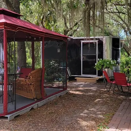 Sleep Birds Glamping Trailer 5Min To The Beach Hotel